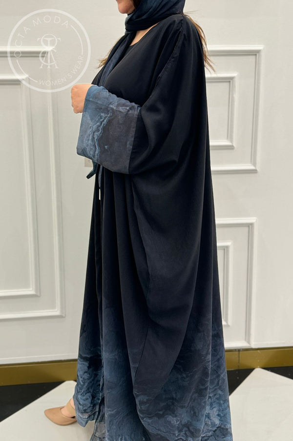 Mona abaya